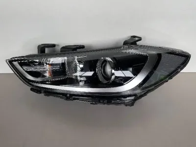 Фара от Hyundai Avante AD ,Elantra