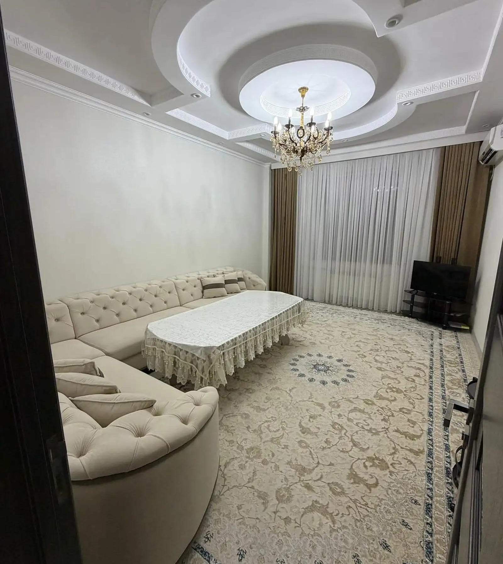 2-комн. квартира, 5 этаж, 70м², 92 мкр, Маркази Савдои Гулдаста, дом Королевский