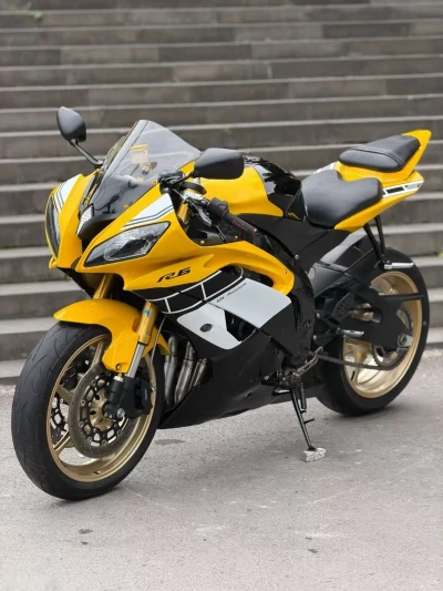 Мотоцикл YAMAHA R6 — миниатюра 3