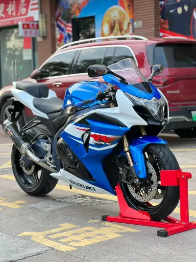 Мотоцикл Yamaha GSX1000R — миниатюра 1