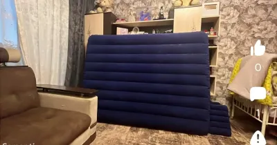 Матрас надувной Intex, 203х183х25см с ручной насосам для дома и отдыха и похода