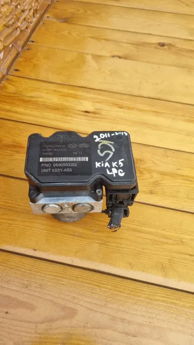 Блок ABS Kia K5 LPG 2012 — миниатюра 2