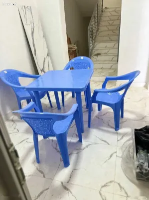 Столы и стулья