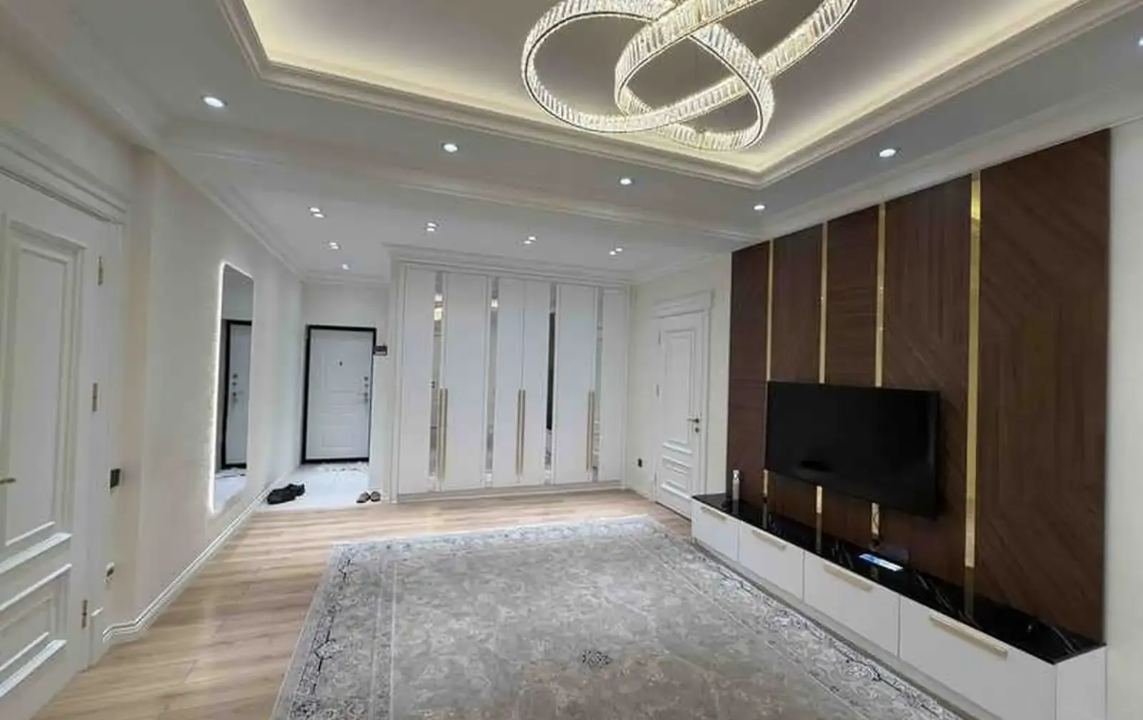 3-комн. квартира, 5 этаж, 130м², Исмоили Сомонӣ