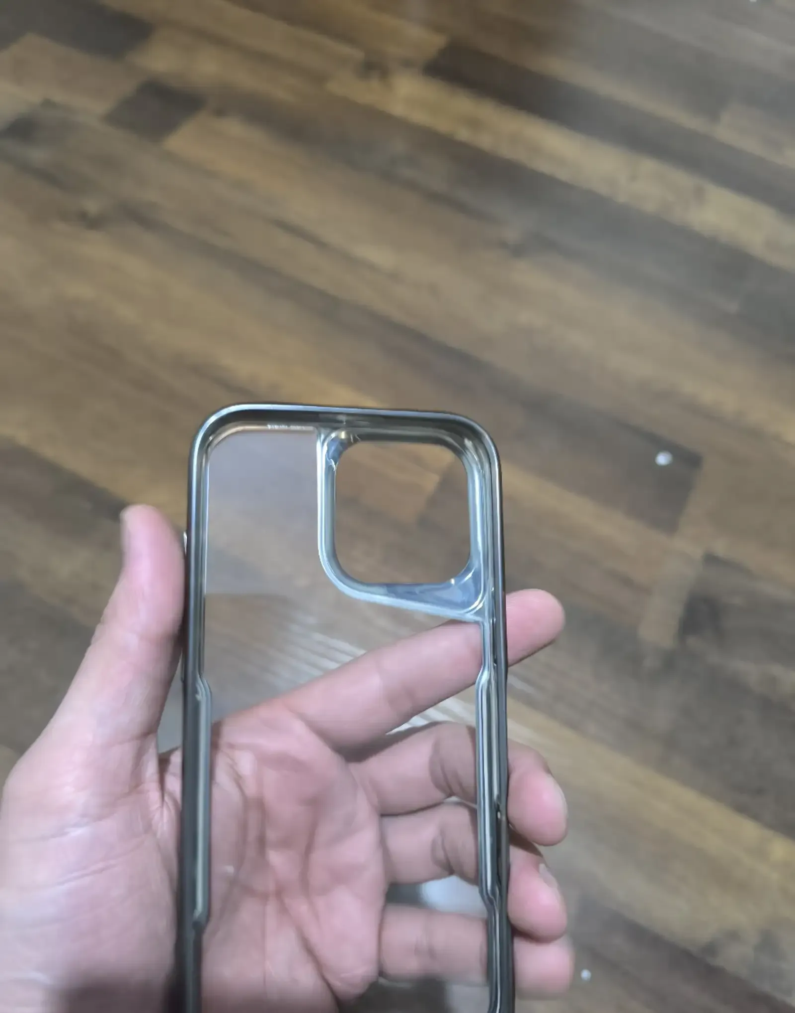 Чехол на iPhone 16 Pro Max