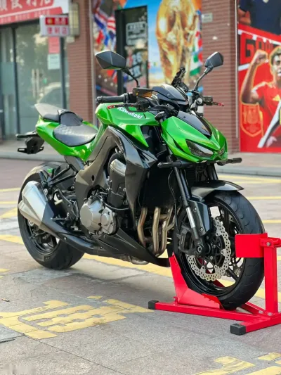 Мотоцикл Kawasaki Z1000 — миниатюра 1