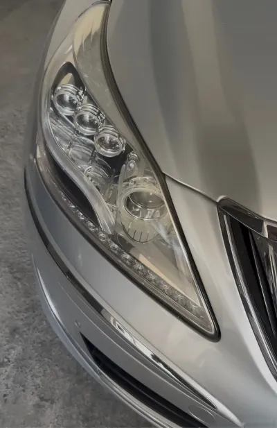 Фара на Hyundai Eques 2010-2014 — миниатюра 1