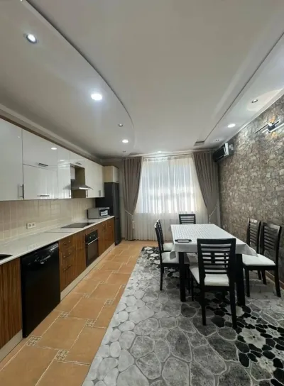3-комн. квартира, 3 этаж, 200 м², н.Исмоили Сомони,дом печати — миниатюра 6
