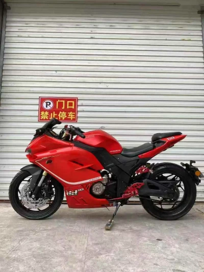Мотоцикл Ducati 400 — миниатюра 1