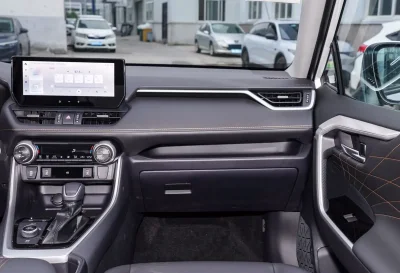 Toyota RAV 4, 2025