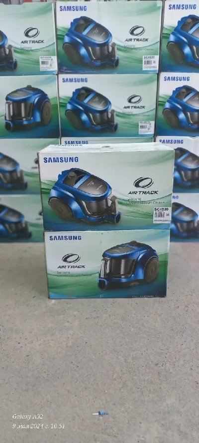 Пылесос с контейнером для пыли Samsung