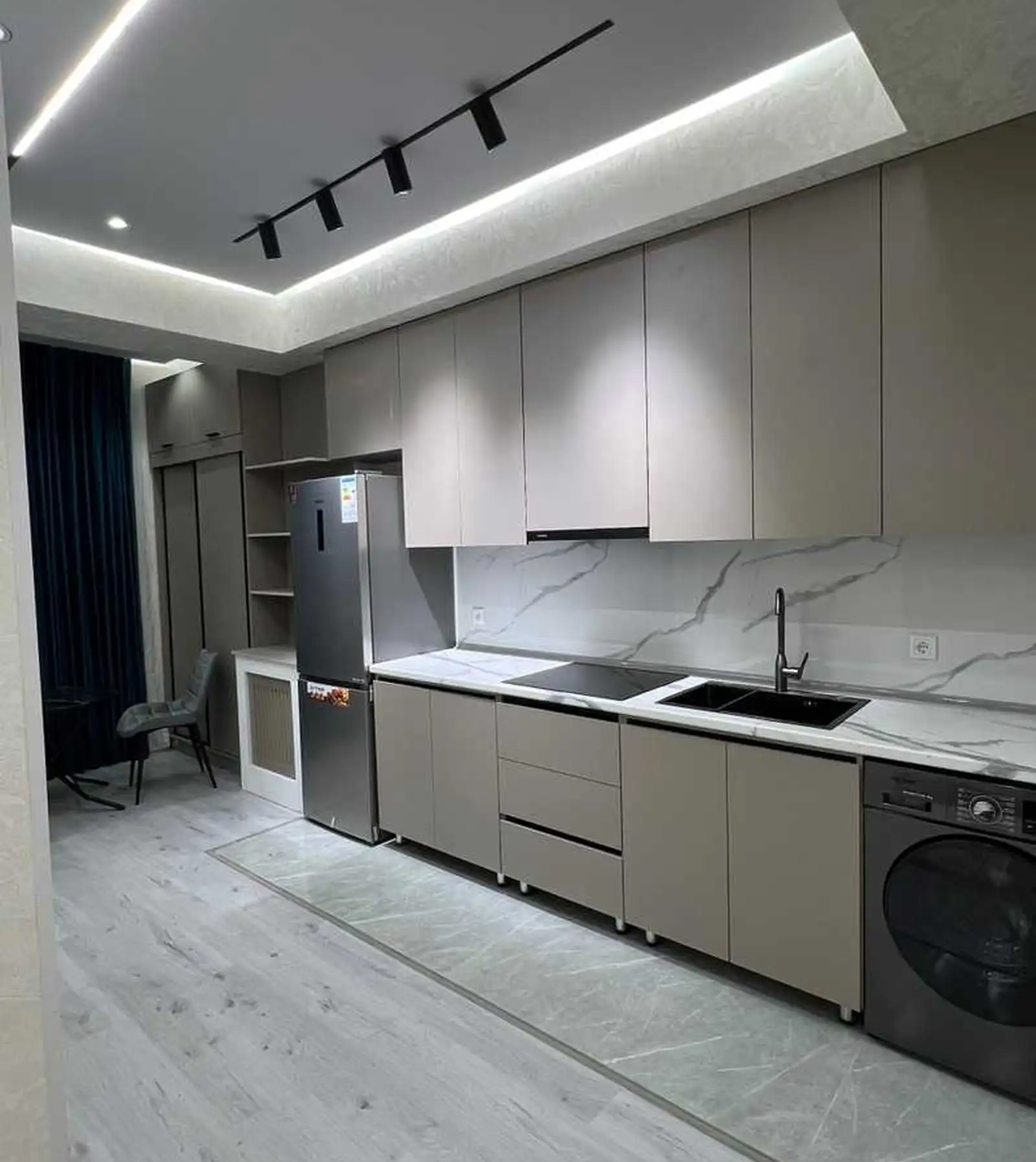 2-комн. квартира, 5 этаж, 55м², ОВИР, Гранд Отель