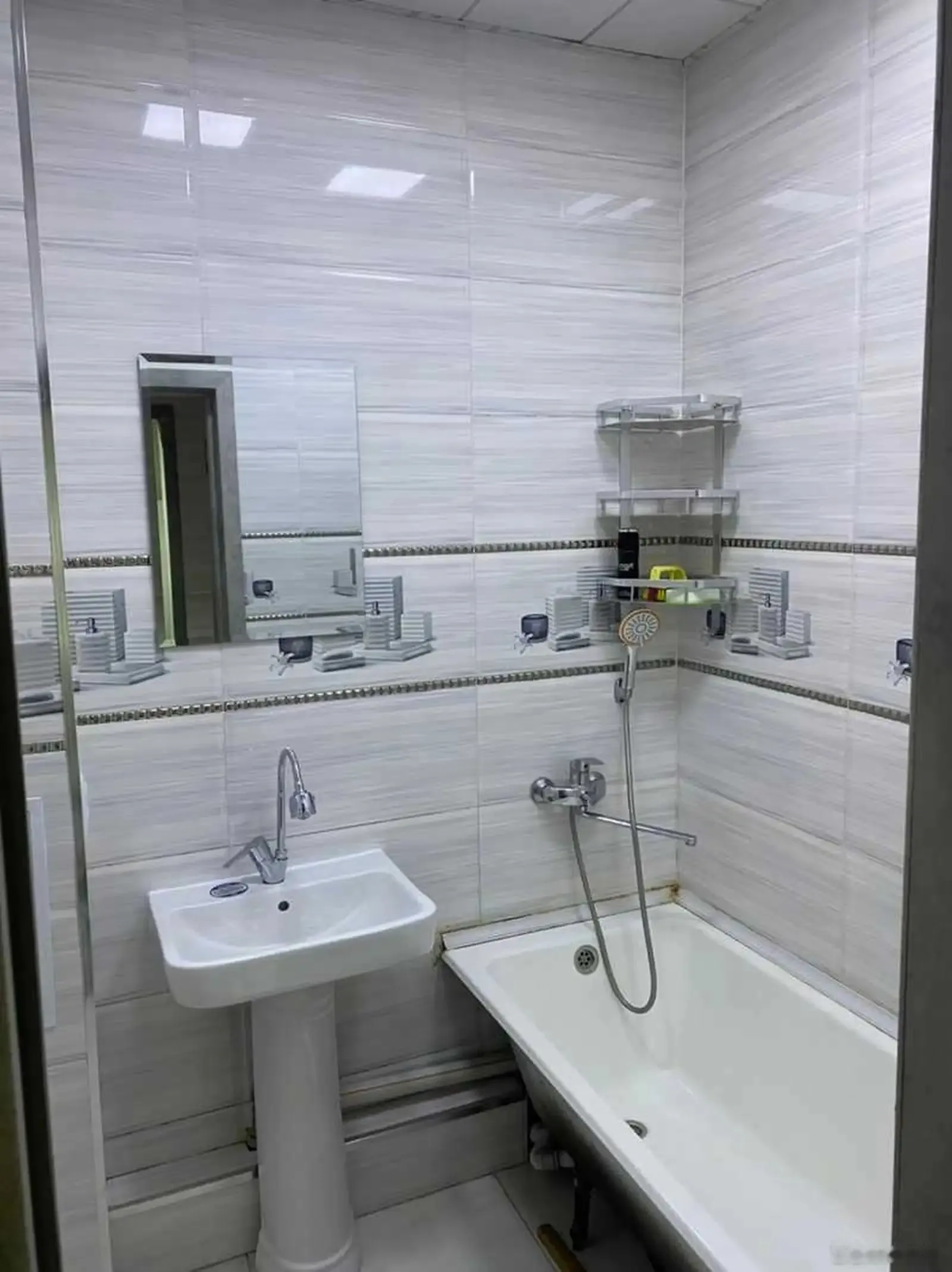 2-комн. квартира, 12 этаж, 53м², Шохмансур