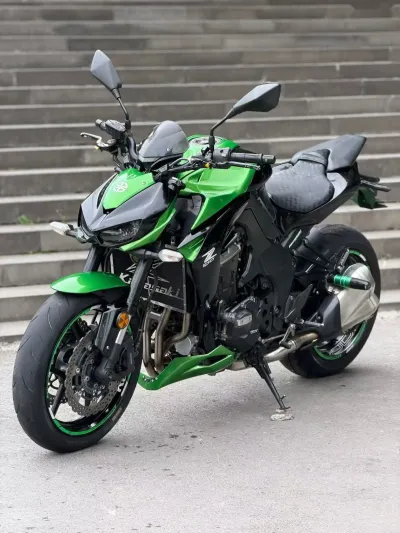 Мотоцикл Kawasaki z1000 — миниатюра 3