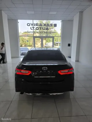 Toyota Camry, 2018