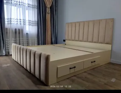 Кровать мед матрасом