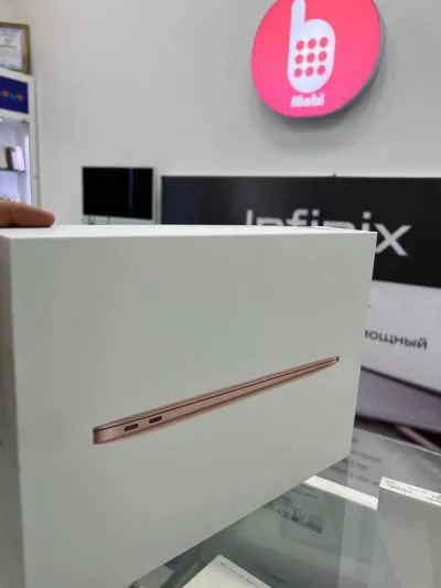 Планшет macbbok air m1 8/