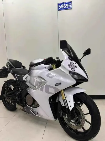 Мотоцикл QJMото SR250 на заказ — миниатюра 3