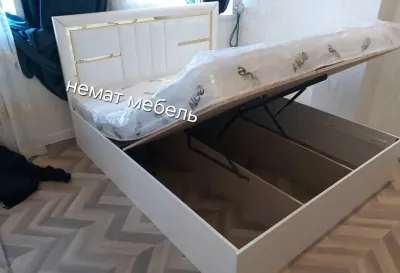 Кровать с медицинский матрас и подёмний механизм