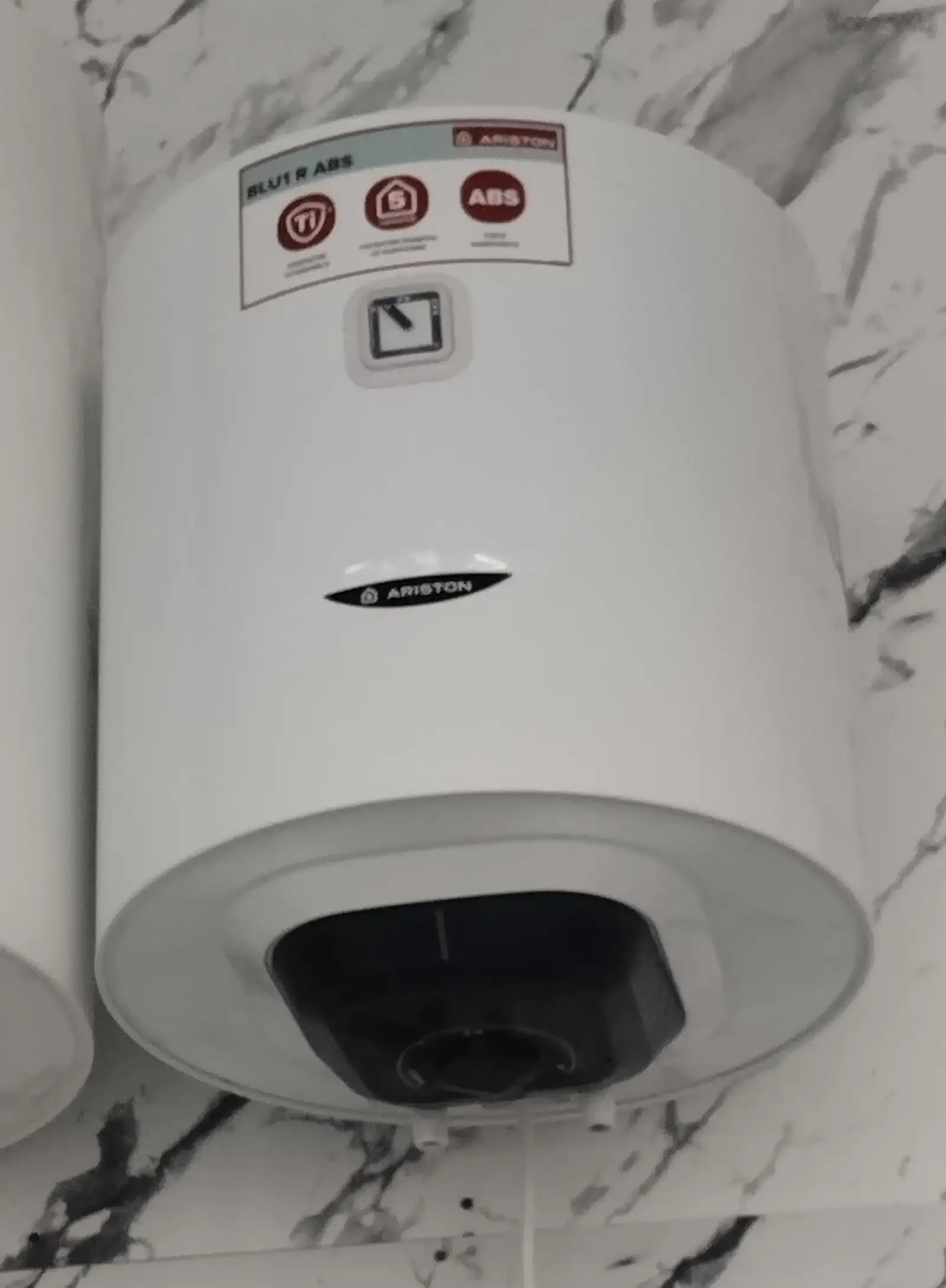 Водонагреватель Ariston 15л