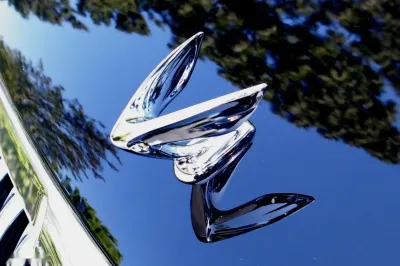 Значок Hyundai Equus — миниатюра 1