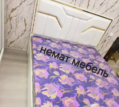 Двухспальный кровать с медицинский матрас