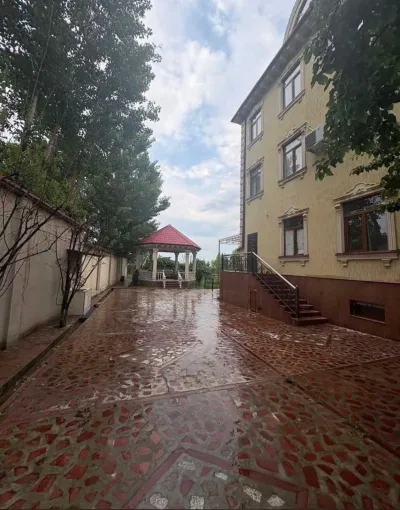 3-этажный, 10 комнатный дом, 750 м², Сино