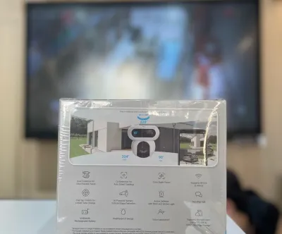 Двухлинзовая поворотная Wi-Fi камера Ezviz