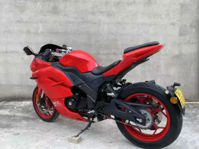 Мотоцикл Ducati 400 на заказ — миниатюра 4