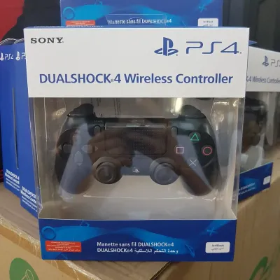 Джойстик DualShock 4 black — миниатюра 1
