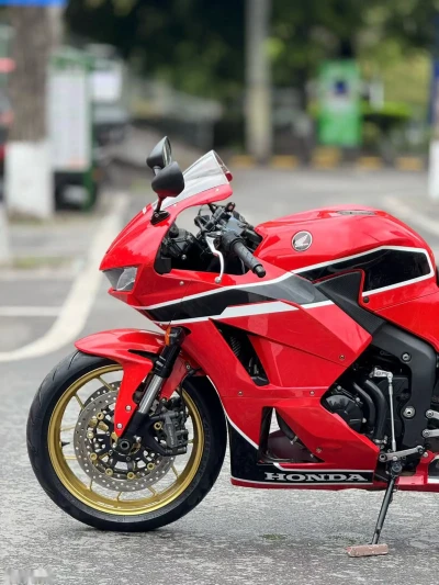 Мотоцикл Honda cbr600 — миниатюра 6