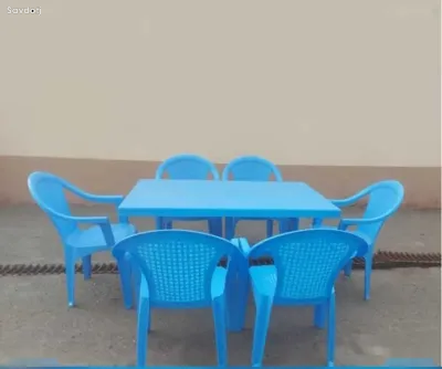 Столы и стулья