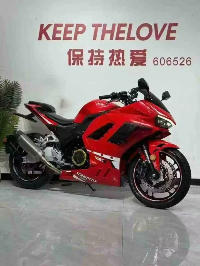 Мотоцикл Ducati 400 — миниатюра 4