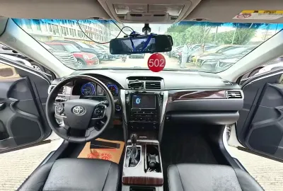 Toyota Camry, 2016