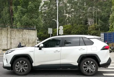 Toyota RAV 4, 2025
